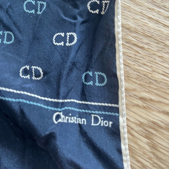 Vintage Christian Dior Silk Scarf made in 🇮🇹 - Picture 5 of 6
